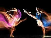 专业摄影师教你如何用慢门记录舞动轨迹