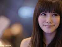 摄影新手最常搞错的观念：大光圈与闪光灯