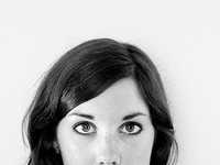 不再45度仰角换个角度玩自拍