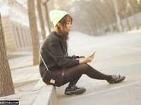 利用夕阳光拍出暖妹子