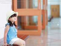 小女孩×85mm镜头= 快乐构图