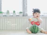 一颗西瓜能拍出怎样的儿童写真